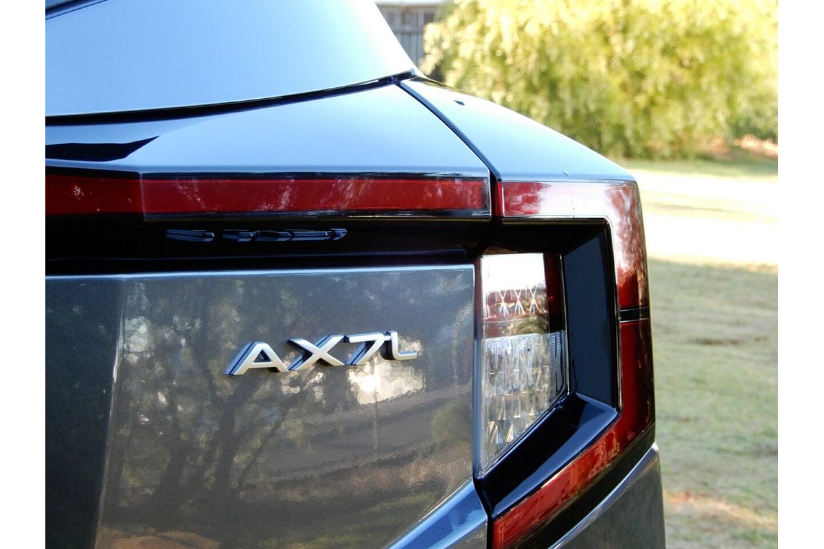 2025 Mahindra XUV 3XO AX7L