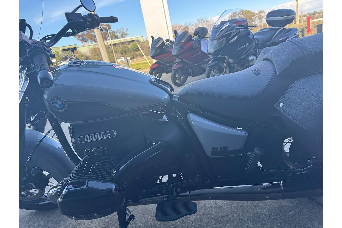 2025 BMW R 18 Classic Blacked Out R 18