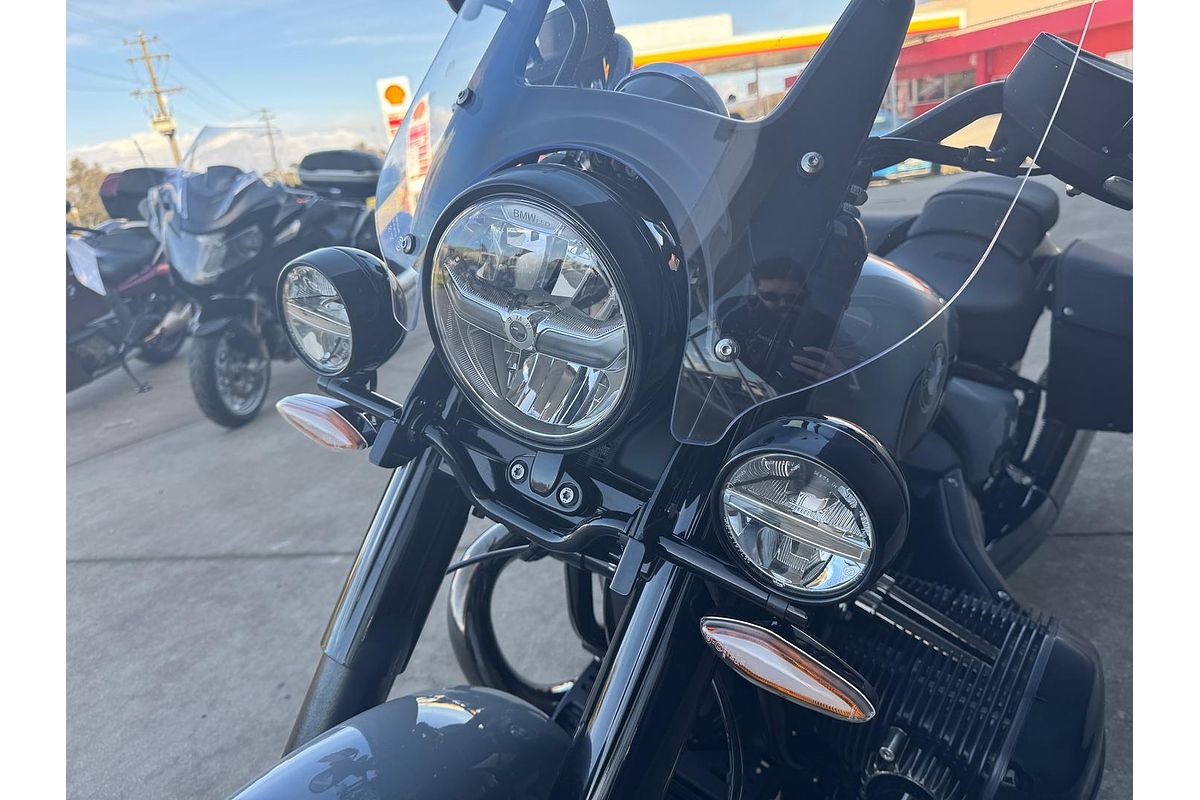 2025 BMW R 18 Classic Blacked Out R 18