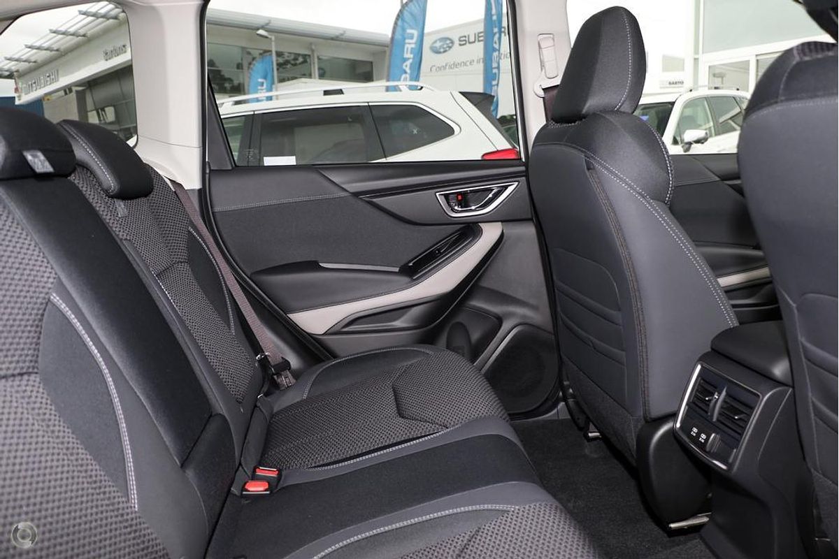 2025 Subaru Forester Premium S6
