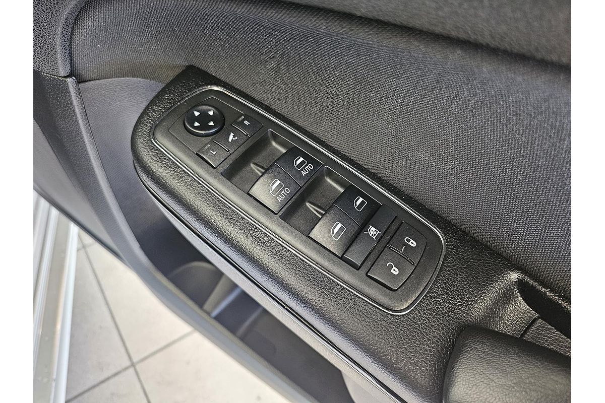 2019 Chrysler 300 SRT Core LX