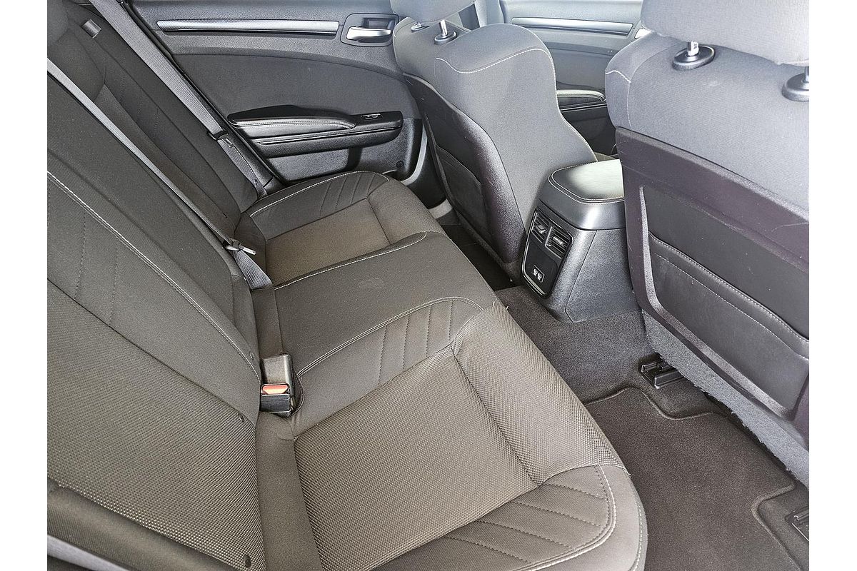 2019 Chrysler 300 SRT Core LX
