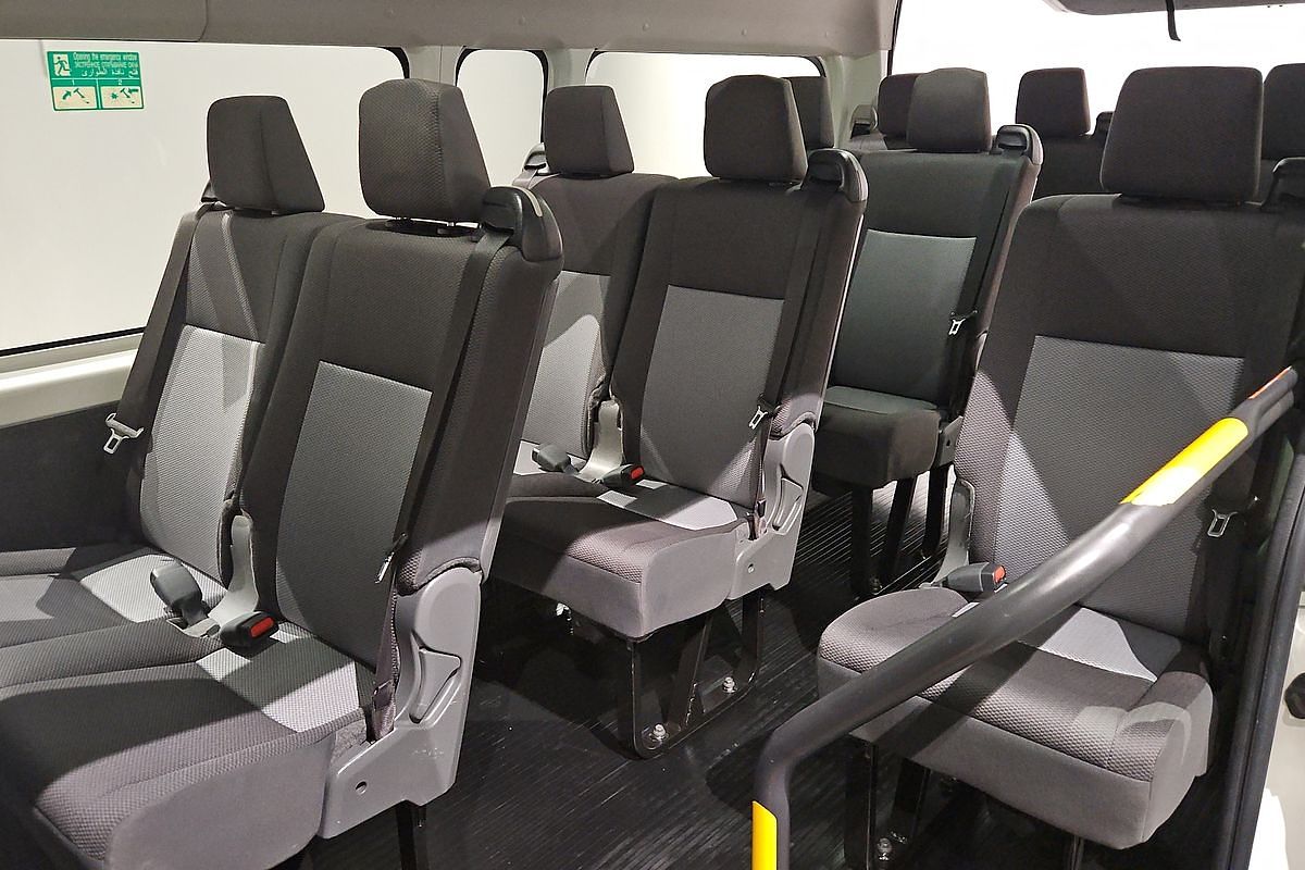 2019 Toyota Hiace Commuter GDH322R