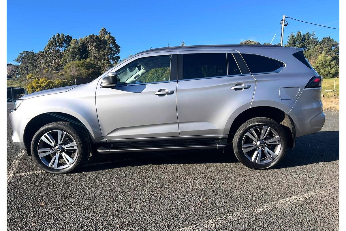 2023 Isuzu MU-X LS-T