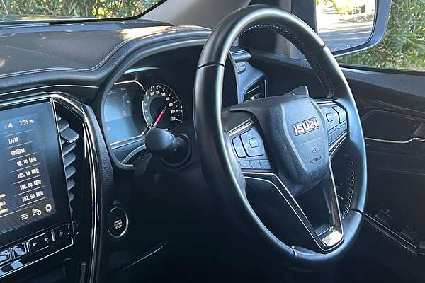 2023 Isuzu MU-X LS-T
