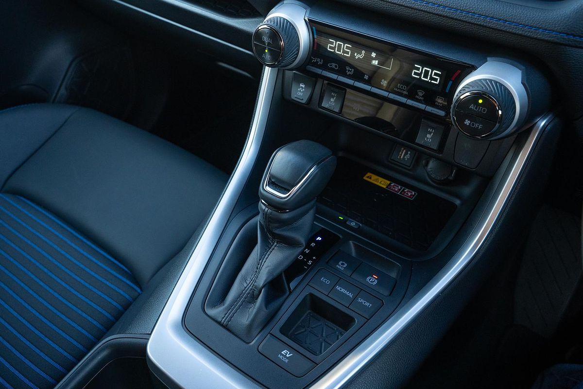 2024 Toyota RAV4 XSE AXAH52R