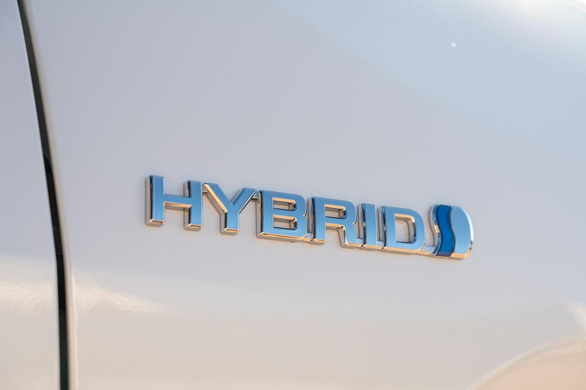2024 Toyota RAV4 XSE AXAH52R