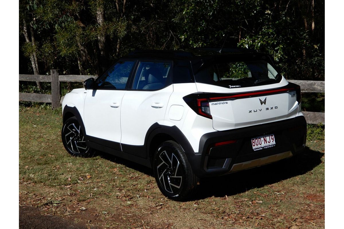 2025 Mahindra XUV 3XO AX7L