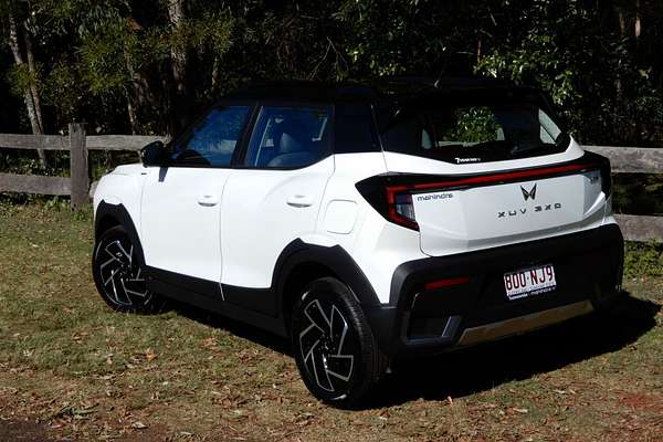 2025 Mahindra XUV 3XO AX7L