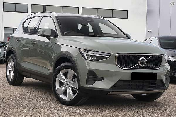 2024 Volvo XC40 Plus B4