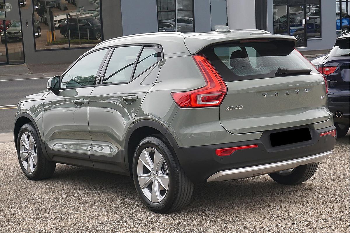 2024 Volvo XC40 Plus B4