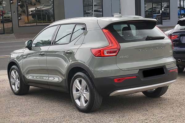 2024 Volvo XC40 Plus B4