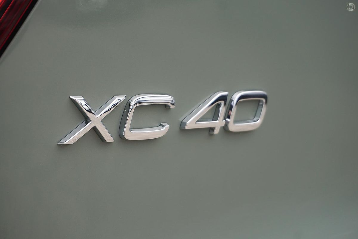 2024 Volvo XC40 Plus B4