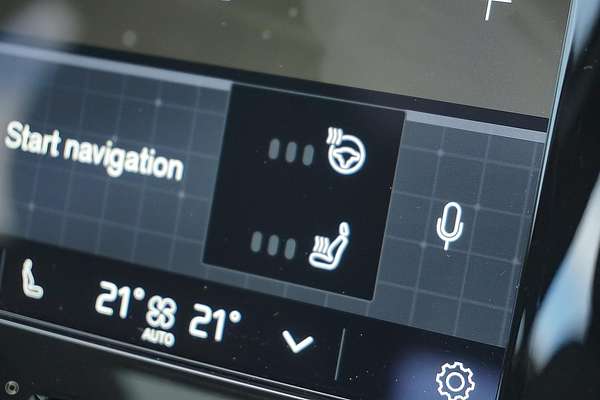 2024 Volvo XC40 Plus B4