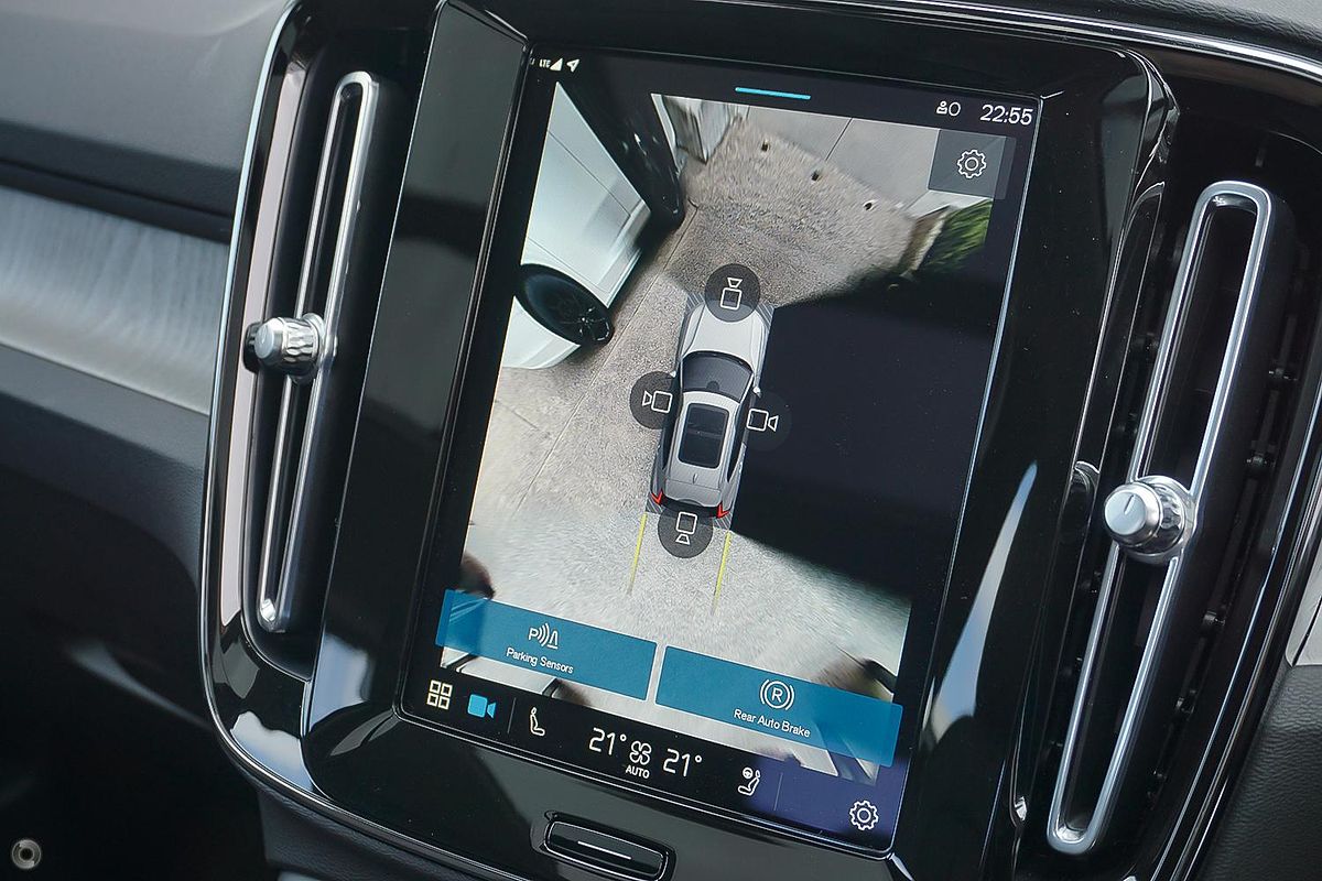 2024 Volvo XC40 Plus B4