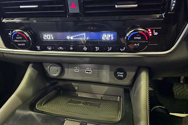 2025 Nissan X-TRAIL ST-L e-POWER T33