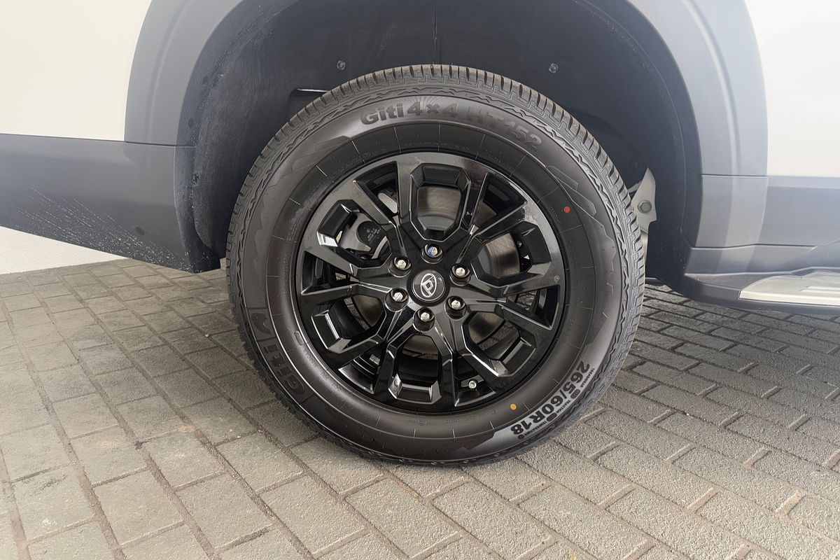 2025 LDV D90 Executive SV9A