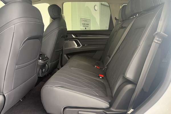 2025 LDV D90 Executive SV9A