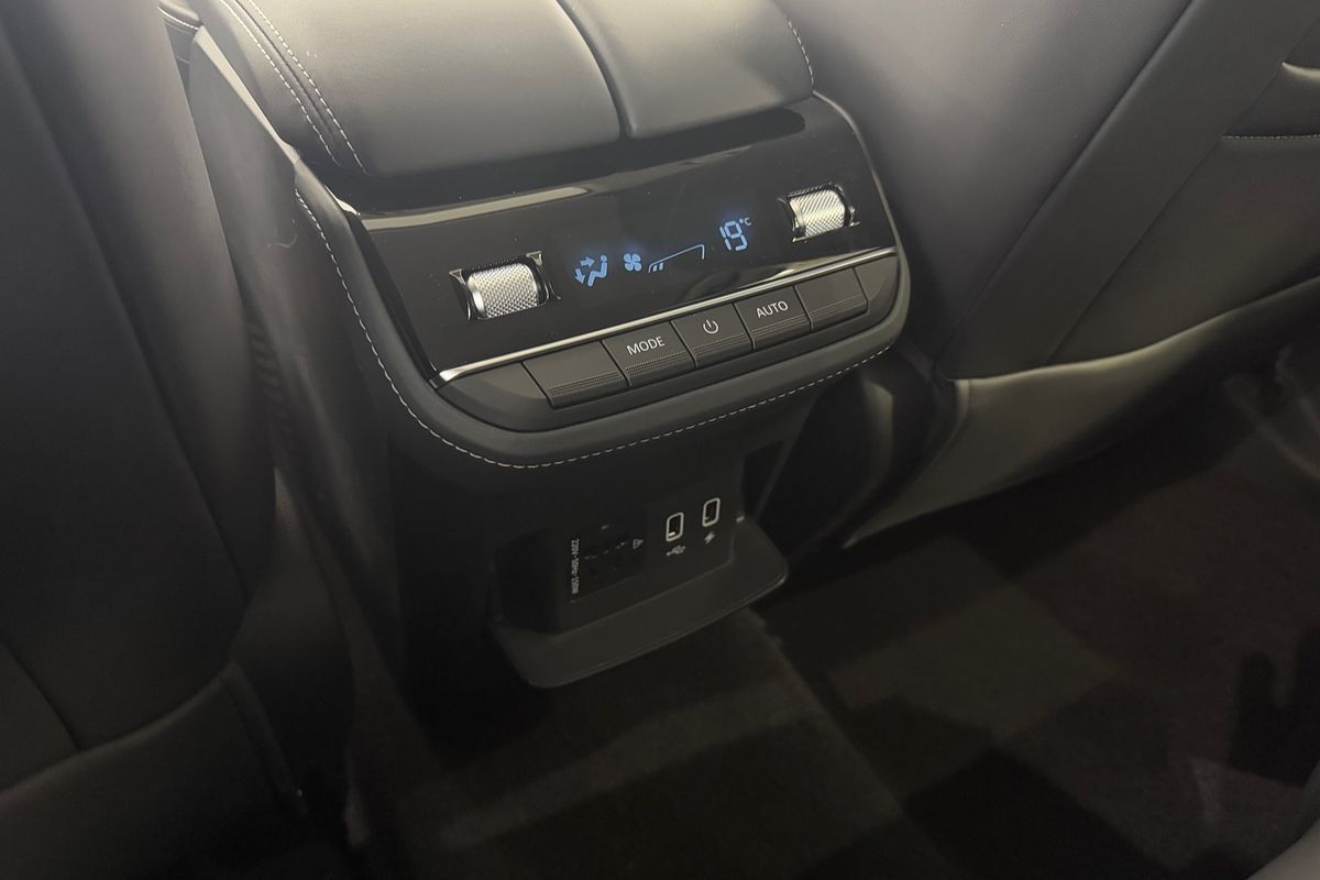 2025 LDV D90 Executive SV9A