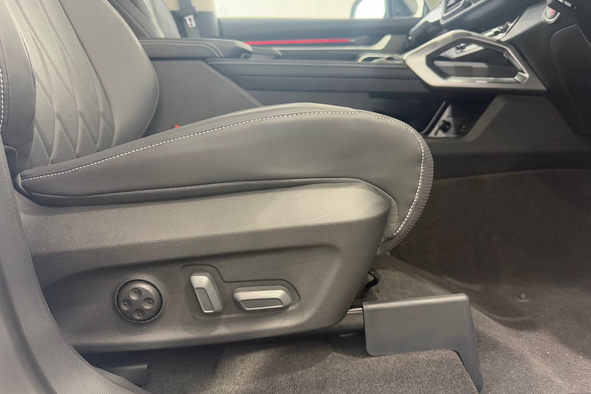 2025 LDV D90 Executive SV9A