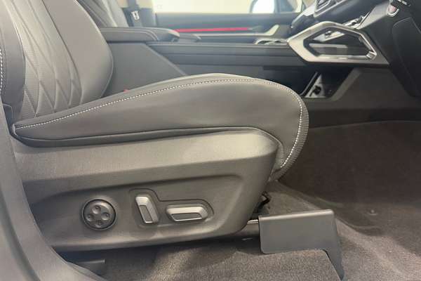2025 LDV D90 Executive SV9A