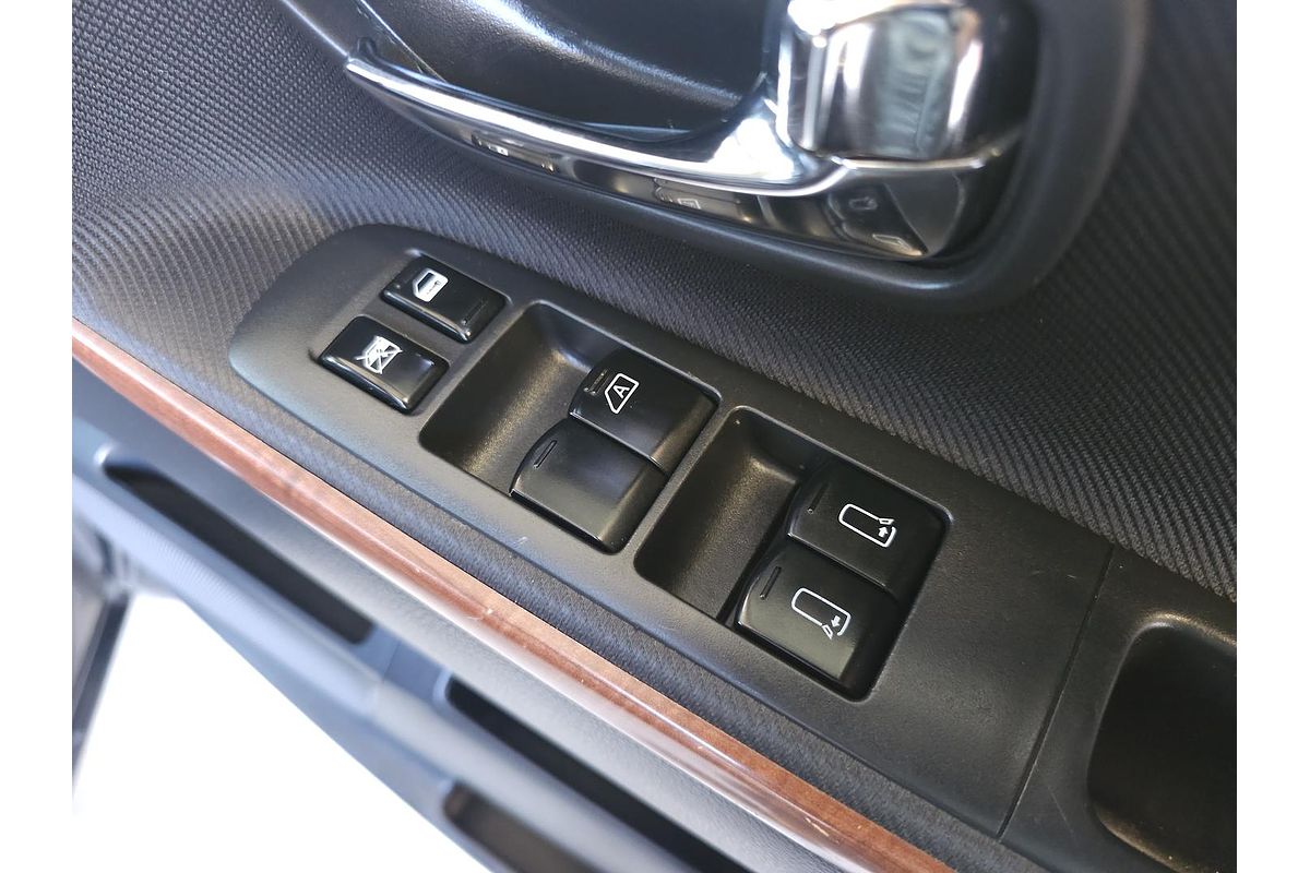 2005 Nissan Elgrand Highway Star ME51