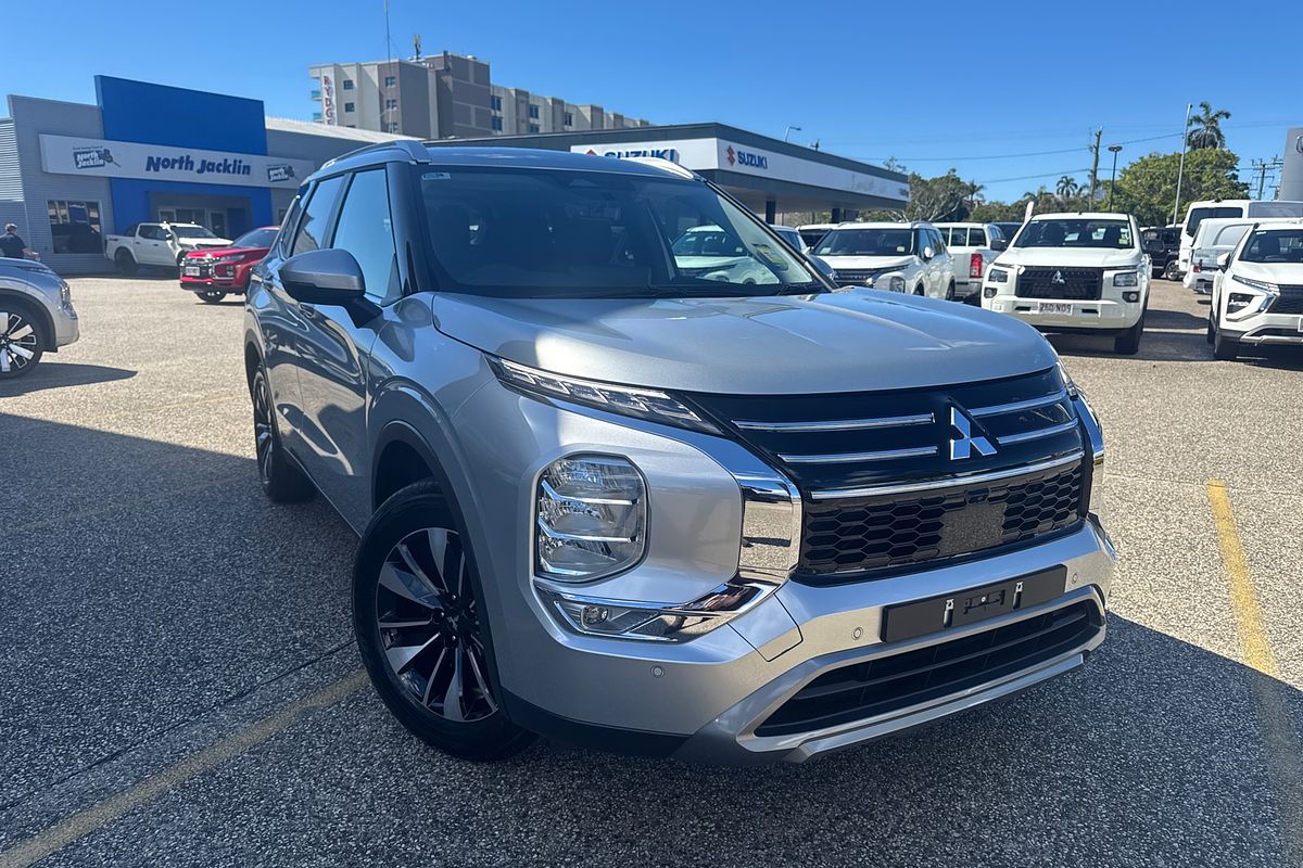 2025 Mitsubishi Outlander LS ZM