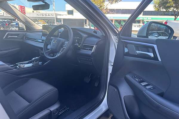 2025 Mitsubishi Outlander LS ZM