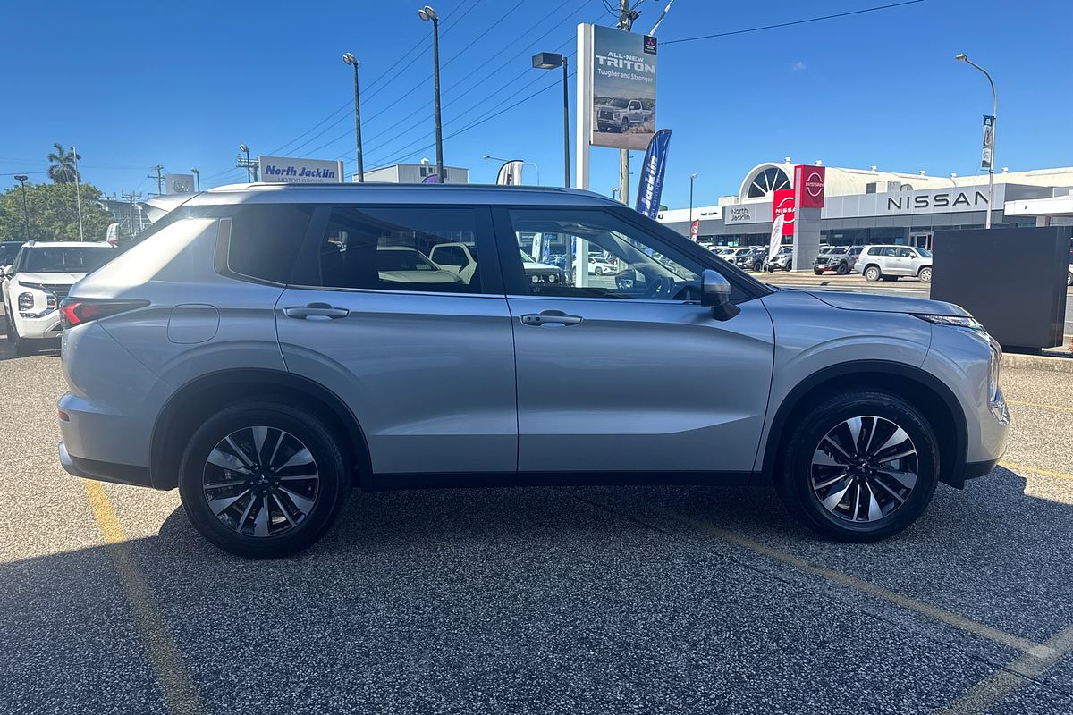 2025 Mitsubishi Outlander LS ZM