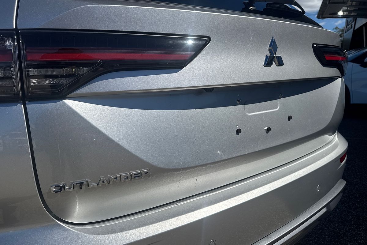 2025 Mitsubishi Outlander LS ZM