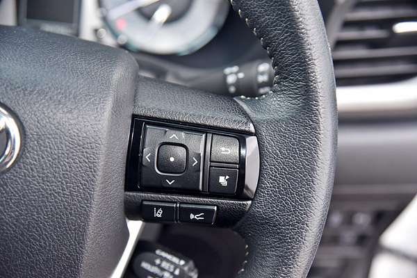 2020 Toyota Hilux SR5 GUN126R 4X4