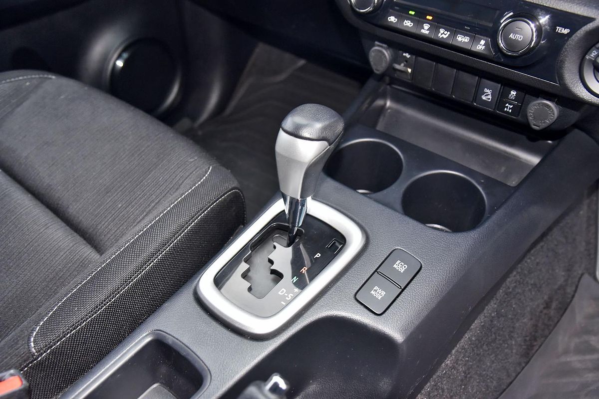 2020 Toyota Hilux SR5 GUN126R 4X4