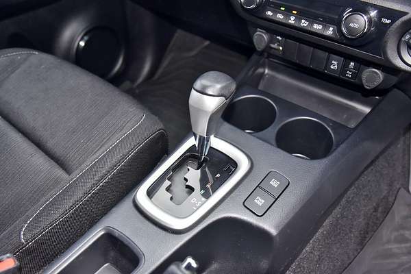 2020 Toyota Hilux SR5 GUN126R 4X4