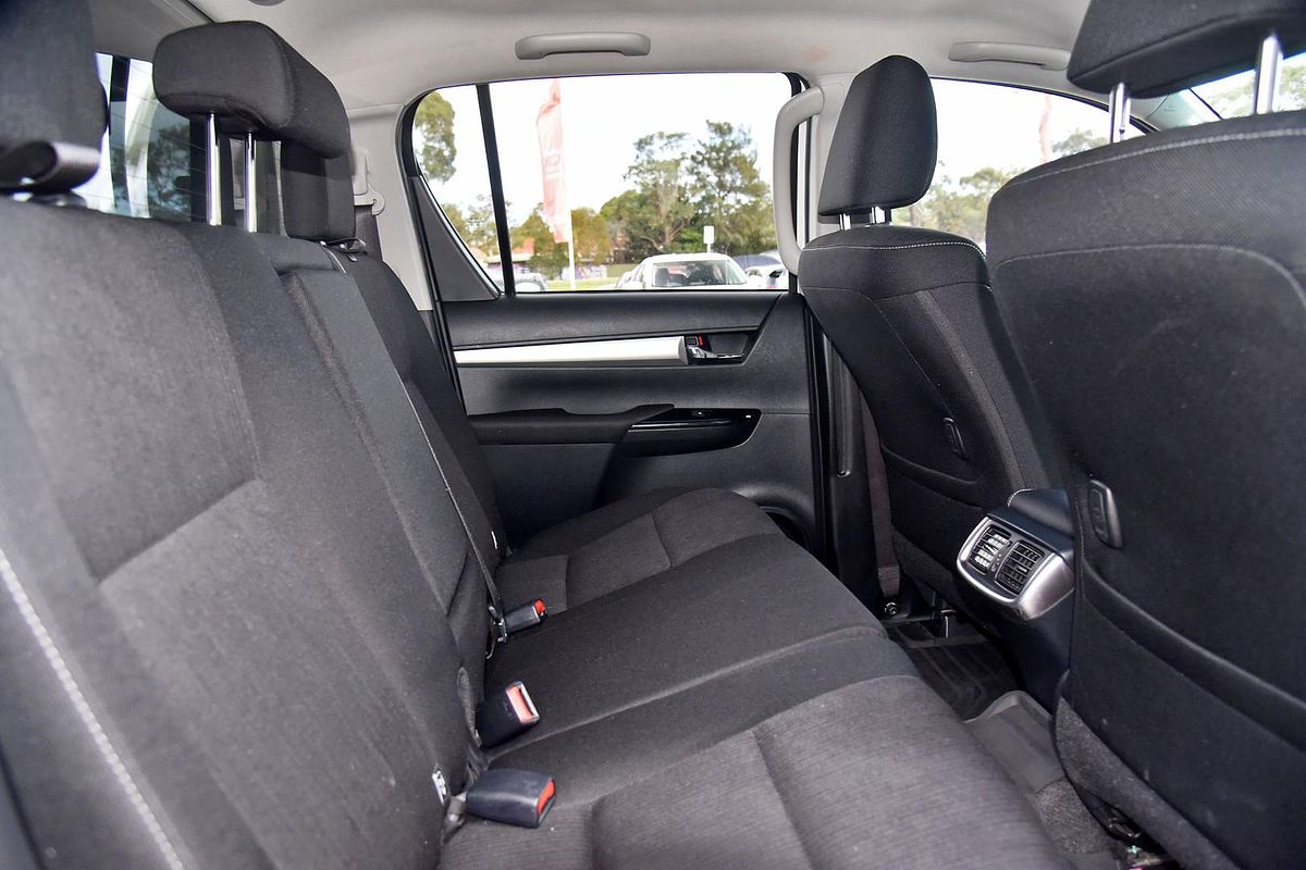 2020 Toyota Hilux SR5 GUN126R 4X4