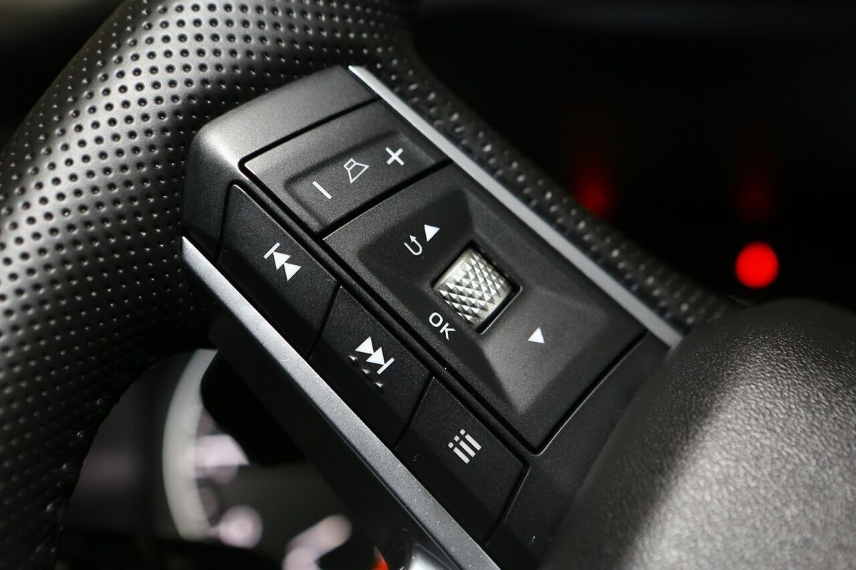 2025 Mitsubishi Outlander LS ZM