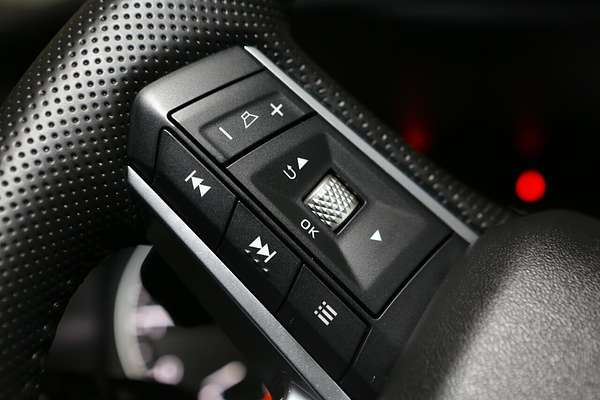 2025 Mitsubishi Outlander LS ZM