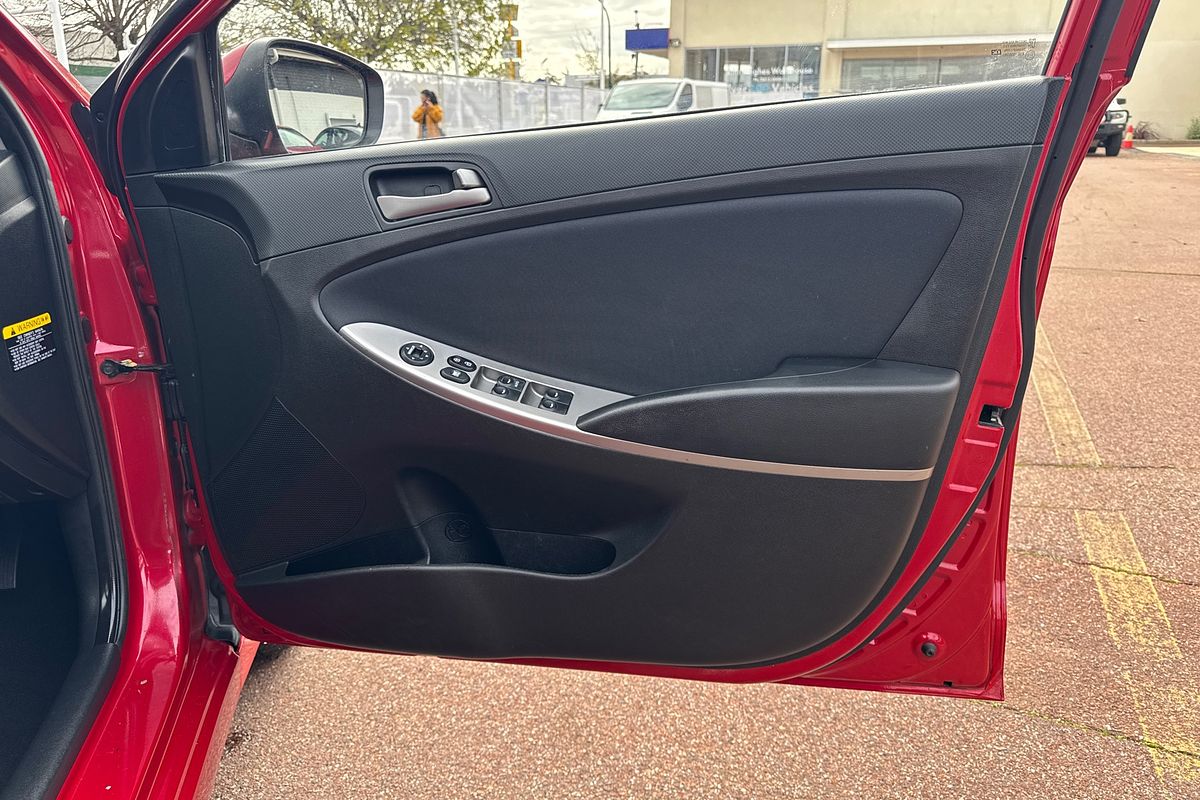 2016 Hyundai Accent Active RB4