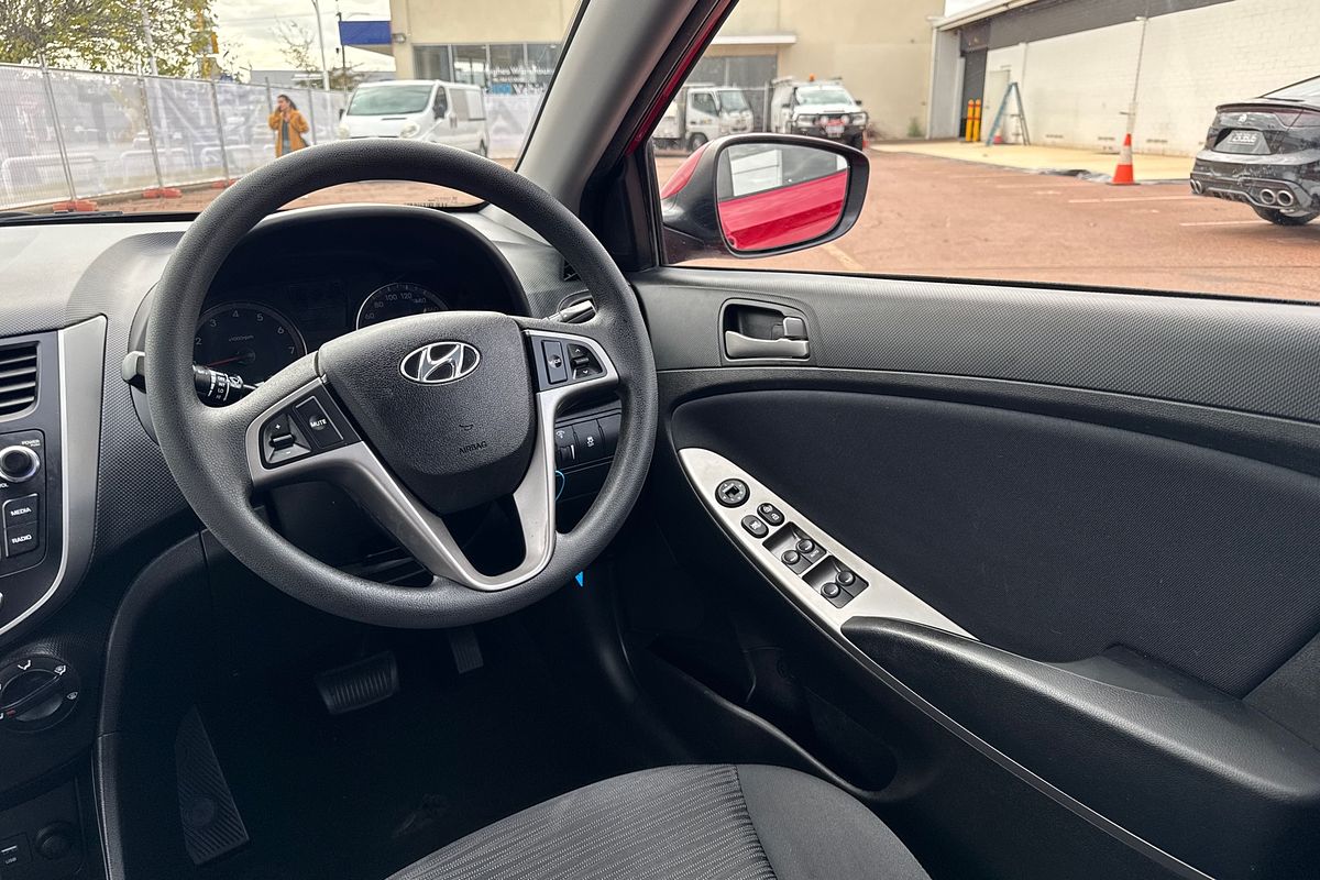 2016 Hyundai Accent Active RB4