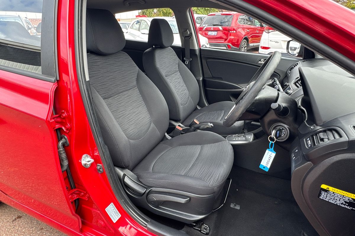 2016 Hyundai Accent Active RB4