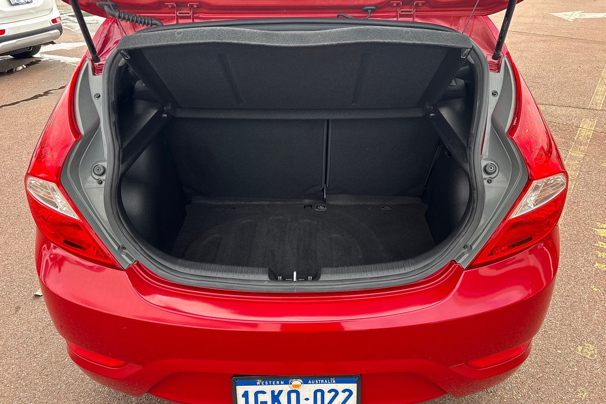 2016 Hyundai Accent Active RB4