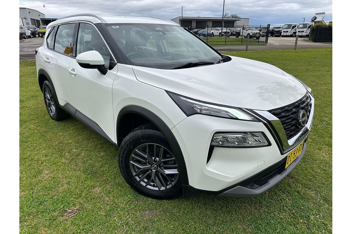 2023 Nissan X-TRAIL ST T33