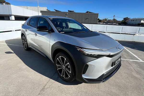 2024 Toyota bZ4X XEAM10R