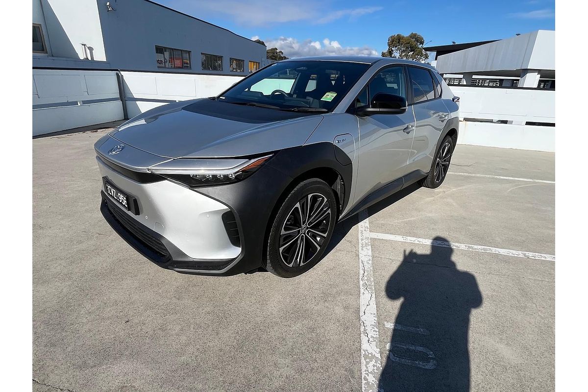 2024 Toyota bZ4X XEAM10R