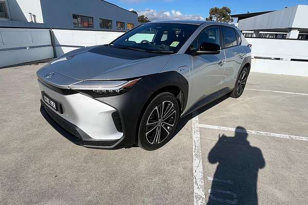 2024 Toyota bZ4X XEAM10R