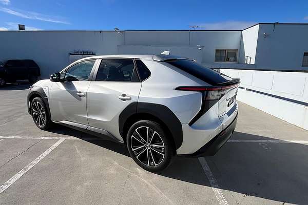 2024 Toyota bZ4X XEAM10R