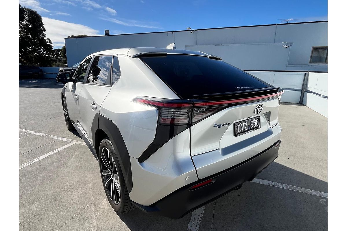 2024 Toyota bZ4X XEAM10R