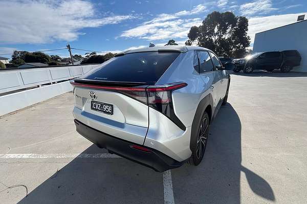 2024 Toyota bZ4X XEAM10R