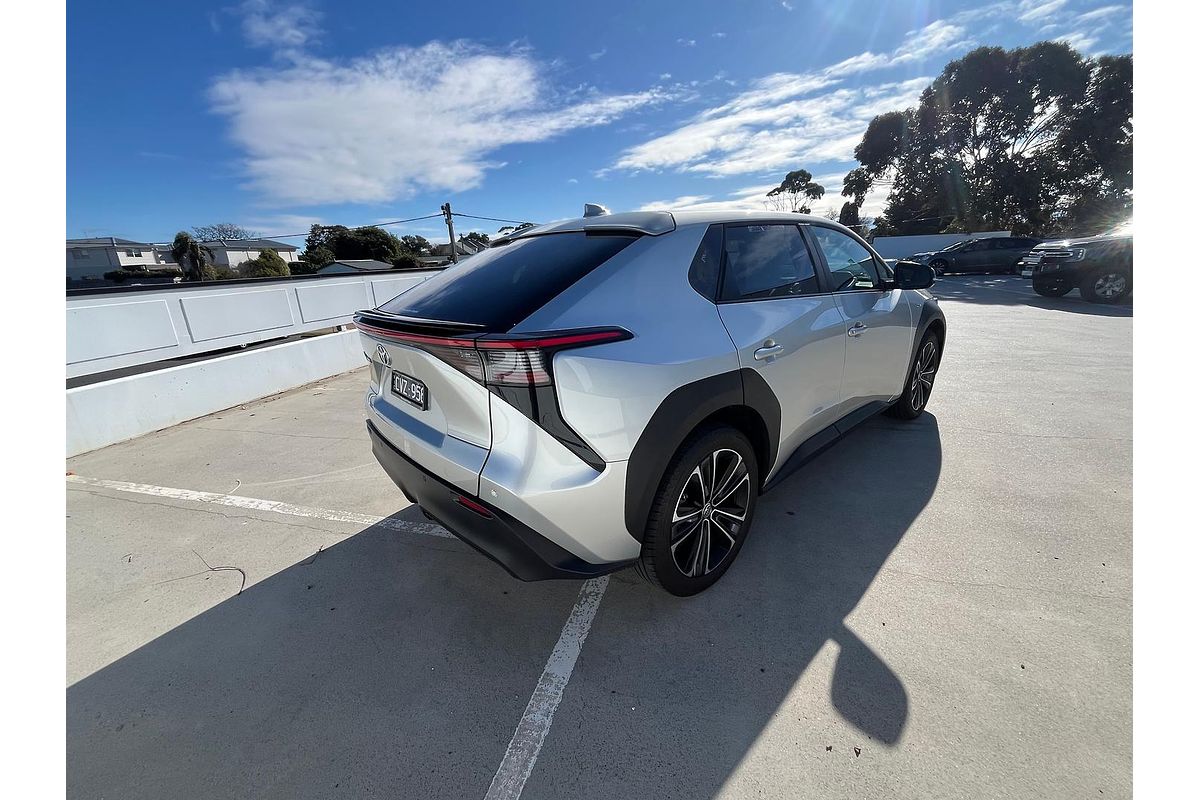 2024 Toyota bZ4X XEAM10R