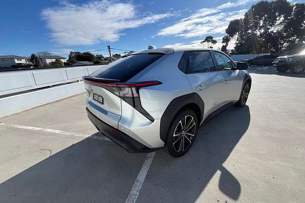 2024 Toyota bZ4X XEAM10R