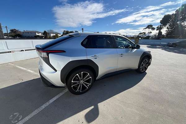 2024 Toyota bZ4X XEAM10R